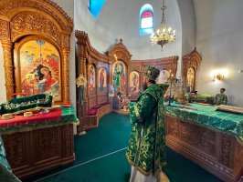 «Согласно славим Всесвятаго Духа». Божественная Литургия в день Святой Пятидесятницы в Андреевском кафедральном соборе