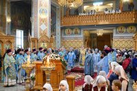 11-В неделю о мытаре и фарисее архиепископ Усть-Каменогорский и Семипалатинский Амфилохий сослужил митрополиту Александру за Божественной Литургией в Иверско-Серафимовском монастыре, отмечающем престольный праздник