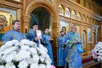 12-В неделю о мытаре и фарисее архиепископ Усть-Каменогорский и Семипалатинский Амфилохий сослужил митрополиту Александру за Божественной Литургией в Иверско-Серафимовском монастыре, отмечающем престольный праздник