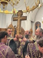 Архиепископ Амфилохий совершил чин воздвижения Креста Господня