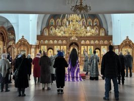 Архиепископ Амфилохий возглавил служение Великого повечерия с чтением первой части Великого покаянного канона преподобного Андрея Критского