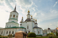 27-Архиепископ Усть-Каменогорский и Семипалатинский Амфилохий принял участие в торжествах по случаю 30-летия обретения мощей святого праведного старца Феодора Томского