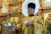 12-Архиепископ Усть-Каменогорский и Семипалатинский Амфилохий совершил Литургию в Знаменском храме г. Томска