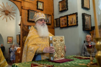 15-Архиепископ Усть-Каменогорский и Семипалатинский Амфилохий совершил Литургию в Знаменском храме г. Томска