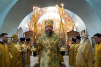 19-Архиепископ Усть-Каменогорский и Семипалатинский Амфилохий совершил Литургию в Знаменском храме г. Томска