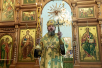 21-Архиепископ Усть-Каменогорский и Семипалатинский Амфилохий совершил Литургию в Знаменском храме г. Томска