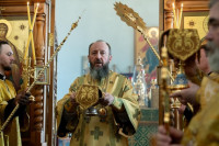 34-Архиепископ Усть-Каменогорский и Семипалатинский Амфилохий совершил Литургию в Знаменском храме г. Томска