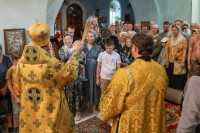 49-Архиепископ Усть-Каменогорский и Семипалатинский Амфилохий совершил Литургию в Знаменском храме г. Томска