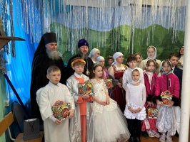 Архиепископ Амфилохий посетил детский праздник в Центральной воскресной школе города Усть-Каменогорска