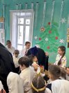 13-Архиепископ Амфилохий посетил детский праздник в Центральной воскресной школе города Усть-Каменогорска