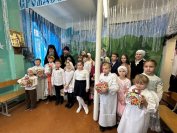 23-Архиепископ Амфилохий посетил детский праздник в Центральной воскресной школе города Усть-Каменогорска