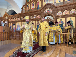 Архиепископ Амфилохий совершил Божественную Литургию в Андреевском кафедральном соборе