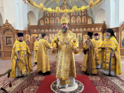 8-Архиепископ Амфилохий совершил Божественную Литургию в Андреевском кафедральном соборе
