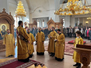 30-Архиепископ Амфилохий совершил Божественную Литургию в Андреевском кафедральном соборе
