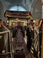 В Андреевском кафедральном соборе совершена утреня с чином погребения Плащаницы Господа Иисуса Христа