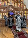 2-В Андреевском кафедральном соборе совершена утреня с чином погребения Плащаницы Господа Иисуса Христа
