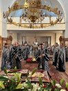 3-В Андреевском кафедральном соборе совершена утреня с чином погребения Плащаницы Господа Иисуса Христа