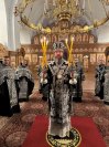 9-В Андреевском кафедральном соборе совершена утреня с чином погребения Плащаницы Господа Иисуса Христа
