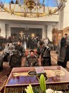 10-В Андреевском кафедральном соборе совершена утреня с чином погребения Плащаницы Господа Иисуса Христа