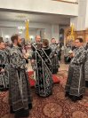 16-В Андреевском кафедральном соборе совершена утреня с чином погребения Плащаницы Господа Иисуса Христа