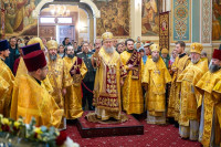 7-В день памяти святителя Николая Чудотворца архиепископ Усть-Каменогорский и Семипалатинский Амфилохий принял участие в престольным торжестве Никольского собора Алма-Аты