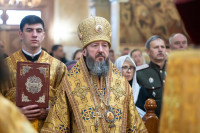 10-В день памяти святителя Николая Чудотворца архиепископ Усть-Каменогорский и Семипалатинский Амфилохий принял участие в престольным торжестве Никольского собора Алма-Аты
