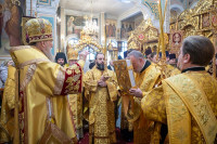 14-В день памяти святителя Николая Чудотворца архиепископ Усть-Каменогорский и Семипалатинский Амфилохий принял участие в престольным торжестве Никольского собора Алма-Аты