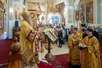 16-В день памяти святителя Николая Чудотворца архиепископ Усть-Каменогорский и Семипалатинский Амфилохий принял участие в престольным торжестве Никольского собора Алма-Аты