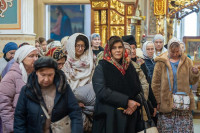 21-В день памяти святителя Николая Чудотворца архиепископ Усть-Каменогорский и Семипалатинский Амфилохий принял участие в престольным торжестве Никольского собора Алма-Аты