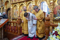 29-В день памяти святителя Николая Чудотворца архиепископ Усть-Каменогорский и Семипалатинский Амфилохий принял участие в престольным торжестве Никольского собора Алма-Аты