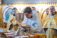 41-В день памяти святителя Николая Чудотворца архиепископ Усть-Каменогорский и Семипалатинский Амфилохий принял участие в престольным торжестве Никольского собора Алма-Аты