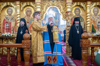 52-В день памяти святителя Николая Чудотворца архиепископ Усть-Каменогорский и Семипалатинский Амфилохий принял участие в престольным торжестве Никольского собора Алма-Аты