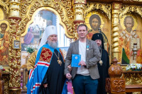 56-В день памяти святителя Николая Чудотворца архиепископ Усть-Каменогорский и Семипалатинский Амфилохий принял участие в престольным торжестве Никольского собора Алма-Аты
