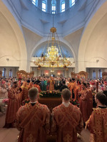 На Пасхальной вечерне православные христиане города Усть‑Каменогорска встретили Благодатный огонь