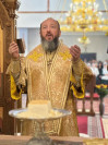 1-Архиепископ Амфилохий совершил Божественную Литургию в воскресный день