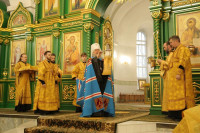 1-Духовные торжества по случаю 15-летия учреждения Карагандинской епархии. Архиепископ Усть-Каменогорский и Семипалатинский Амфилохий сослужил митрополиту Александру за Литургией в Троице-Севастиановском соборе Караганды.