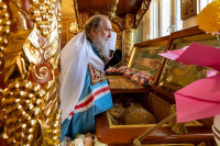 3-В Алма-Ате почтили 70-летие преставления ко Господу священноисповедника Николая, митрополита Казахстанского. Архиепископ Усть-Каменогорский и Семипалатинский Амфилохий сослужил Главе Митрополичьего округа за Литургией в Никольском соборе