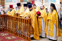 5-В Алма-Ате почтили 70-летие преставления ко Господу священноисповедника Николая, митрополита Казахстанского. Архиепископ Усть-Каменогорский и Семипалатинский Амфилохий сослужил Главе Митрополичьего округа за Литургией в Никольском соборе