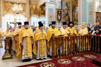 6-В Алма-Ате почтили 70-летие преставления ко Господу священноисповедника Николая, митрополита Казахстанского. Архиепископ Усть-Каменогорский и Семипалатинский Амфилохий сослужил Главе Митрополичьего округа за Литургией в Никольском соборе