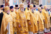 9-В Алма-Ате почтили 70-летие преставления ко Господу священноисповедника Николая, митрополита Казахстанского. Архиепископ Усть-Каменогорский и Семипалатинский Амфилохий сослужил Главе Митрополичьего округа за Литургией в Никольском соборе