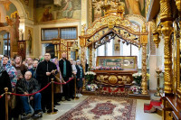 13-В Алма-Ате почтили 70-летие преставления ко Господу священноисповедника Николая, митрополита Казахстанского. Архиепископ Усть-Каменогорский и Семипалатинский Амфилохий сослужил Главе Митрополичьего округа за Литургией в Никольском соборе