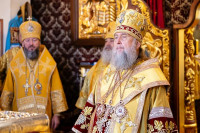 17-В Алма-Ате почтили 70-летие преставления ко Господу священноисповедника Николая, митрополита Казахстанского. Архиепископ Усть-Каменогорский и Семипалатинский Амфилохий сослужил Главе Митрополичьего округа за Литургией в Никольском соборе