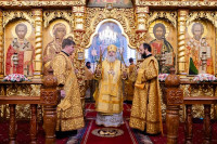 24-В Алма-Ате почтили 70-летие преставления ко Господу священноисповедника Николая, митрополита Казахстанского. Архиепископ Усть-Каменогорский и Семипалатинский Амфилохий сослужил Главе Митрополичьего округа за Литургией в Никольском соборе