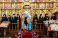 40-В Алма-Ате почтили 70-летие преставления ко Господу священноисповедника Николая, митрополита Казахстанского. Архиепископ Усть-Каменогорский и Семипалатинский Амфилохий сослужил Главе Митрополичьего округа за Литургией в Никольском соборе