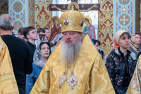 9-В воскресный день, отмеченный празднованием в честь Иверской иконы Божией Матери, архиепископ Усть-Каменогорский и Семипалатинский Амфилохий сослужил митрополиту Александру за Литургией в Иверско-Серафимовском монастыре Алматы