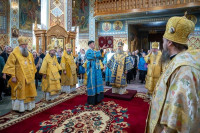 15-В воскресный день, отмеченный празднованием в честь Иверской иконы Божией Матери, архиепископ Усть-Каменогорский и Семипалатинский Амфилохий сослужил митрополиту Александру за Литургией в Иверско-Серафимовском монастыре Алматы