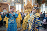 22-В воскресный день, отмеченный празднованием в честь Иверской иконы Божией Матери, архиепископ Усть-Каменогорский и Семипалатинский Амфилохий сослужил митрополиту Александру за Литургией в Иверско-Серафимовском монастыре Алматы