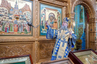 24-В воскресный день, отмеченный празднованием в честь Иверской иконы Божией Матери, архиепископ Усть-Каменогорский и Семипалатинский Амфилохий сослужил митрополиту Александру за Литургией в Иверско-Серафимовском монастыре Алматы