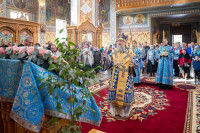 25-В воскресный день, отмеченный празднованием в честь Иверской иконы Божией Матери, архиепископ Усть-Каменогорский и Семипалатинский Амфилохий сослужил митрополиту Александру за Литургией в Иверско-Серафимовском монастыре Алматы