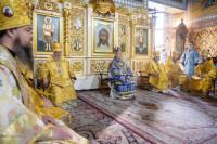 31-В воскресный день, отмеченный празднованием в честь Иверской иконы Божией Матери, архиепископ Усть-Каменогорский и Семипалатинский Амфилохий сослужил митрополиту Александру за Литургией в Иверско-Серафимовском монастыре Алматы